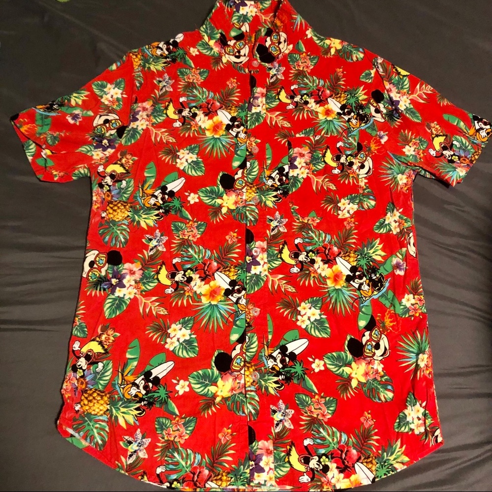Disney Mickey Hawaii large short sleeve button-up